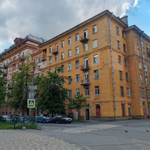 Полярников ул., 8