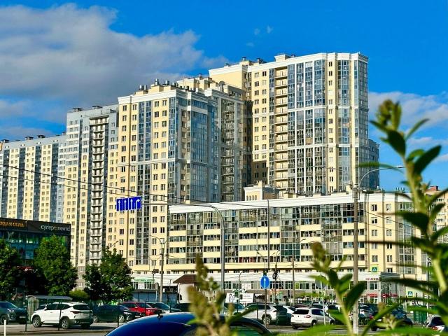 Оптиков ул., 37