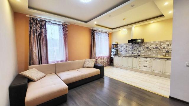 Адмирала Трибуца ул., 8