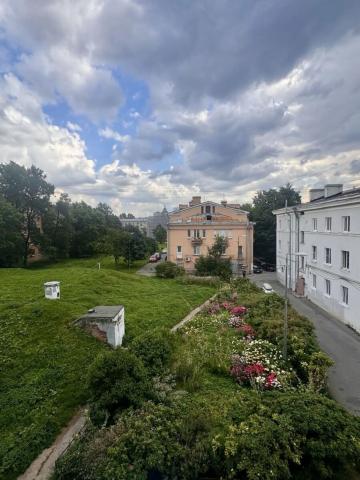 Среднеохтинский пр., 33/15