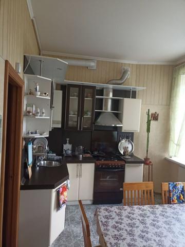 Стахановцев ул., 11