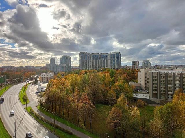 Есенина ул., 1