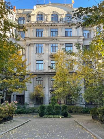 Каменноостровский пр., 73-75