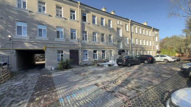 Днепропетровская ул., 6
