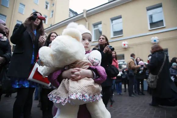 Родителям ключи, детям - игрушки