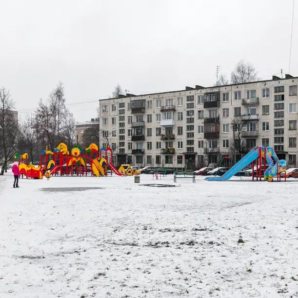 Застройка 1960-х неплотная, придомовые территории просторные