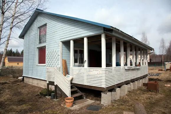 Фото 2. Снимок с привычного ракурса, «от пуза» выглядит скучно. К тому же, широкоугольная оптика искажает изображение