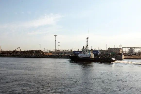 Морской канал, над ним должна пройти переправа высотой 52 метра