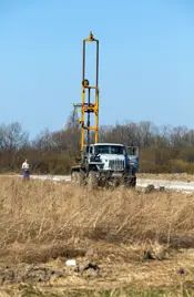 Пробное бурение на месте будущего корпуса второй очереди