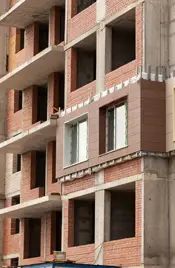 В доме начали вставлять окна