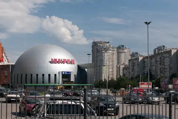 У новоселов жилой массив Озерки ассоциируется уже не с Суздальскими озерами, а с хаотичным нагромождением торговых центров у метро