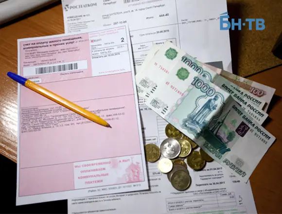 При дарении квартиры долги по квартплате кому платить
